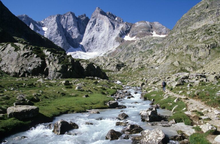 Mercantour : le sentier du vallon de Mollières rouvre six ans après la tempête Alex